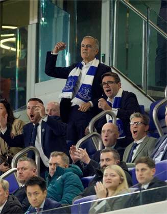 RECORD DATE NOT STATED Football - Football League Cup - 3rd Round - Everton FC v Wolverhampton Wanderers FC LIVERPOOL, ENGLAND - Wednesday, September 16, 2026: Canadian Prime Minister Mark Carney (L) and British Prime Minister Andy Burnham react to an Everton miss during the Football League Cup 3rd Round match between Everton FC and Wolverhampton Wanderers FC at Bramley-Moore Dock. (Photo by David Rawcliffe Propaganda) LIVERPOOL Bramley-Moore Dock MERSEYSIDE ENGLAND  Copyright: xDavidxRawcliffex 2026-09-16-Everton_v_Wolves-013