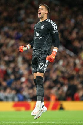 MANCHESTER, ENGLAND, SEPTEMBER 16: Karl Darlow of Manchester United, ManU celebrates Shea Laceys opening goal during a Carabao Cup Third Round match between Manchester United and Brighton & Hove Albion at the Old Trafford on September 16, 2026 in York, England. (Photo by Zach Forster Sports Press Photo) Copyright: xZachxForster SportsxPressxPhotox Sportspressphoto_SPR233062