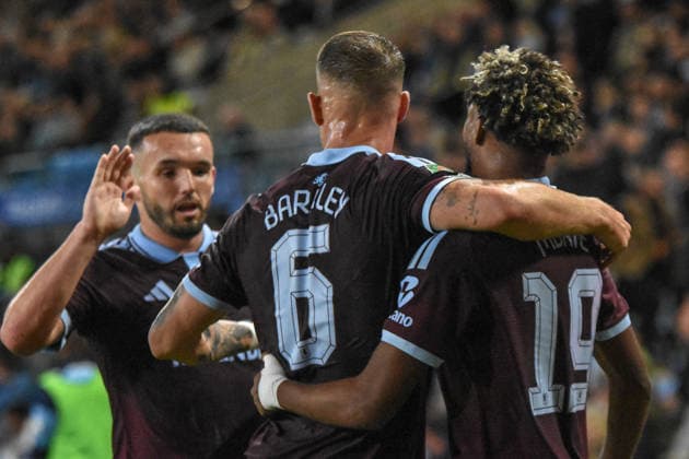 Coventry City v Aston Villa, EFL Carabao Cup, Coventry Building Society Arena, Coventry, UK - 16 September 2026 Aston Villa s Ross Barkley celebrates with team mates after scoring his sides second goal , UK NEWSPAPERS OUT Copyright: xRichardxBowcottx