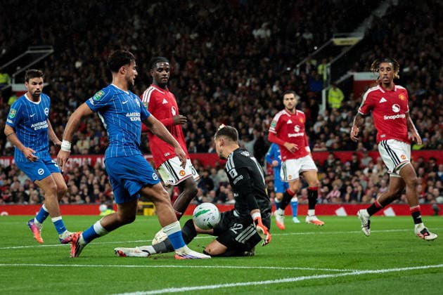 Carabao Cup round 3 Manchester United, ManU v Brighton & Hove Albion Charalampos Kostoulas of Brighton & Hove Albion scores to make it 2-1 during the Carabao Cup round 3 match Manchester United vs Brighton & Hove Albion at Old Trafford, Manchester, United Kingdom on 16 September 2026 (Photo by Mark Cosgrove News Images) Manchester Old Trafford Greater Manchester United Kingdom Copyright: xMarkxCosgrove NewsxImagesx