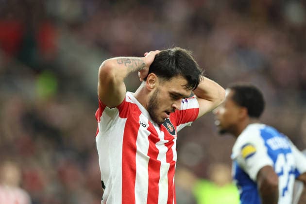 Sunderland, England, 16th September 2026. Enzo Le Fee of Sunderland during the Sunderland vs AZ Alkmaar UEFA Europa League match at the Stadium Of Light, Sunderland. Picture credit should read: Nigel Roddis Sportimage EDITORIAL USE ONLY. No use with unauthorised audio, video, data, fixture lists, club league logos or live services. Online in-match use limited to 120 images, no video emulation. No use in betting, games or single club league player publications. SPI_012_NR_SUND_AZAL SPI-5002-0012