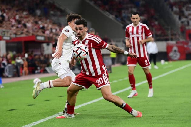 UEFA Europa League - Olympiacos FC vs Jagiellonia BiaÅ‚ystok - Joao Silva of Olympiacos FC in action against Guilherme Montoia of Jagiellonia BiaÅ‚ystok during the UEFA Europa League Phase matchday 1 soccer match between Olympiacos FC and Jagiellonia BiaÅ‚ystok at the Georgios Karaiskakis Stadium in Piraeus, Greece, 16 September 2026. IMAGO ONE INCH PRODUCTIONS PIRAEUS GREECE Copyright: xONExINCHxPRODUCTIONSx 7088930
