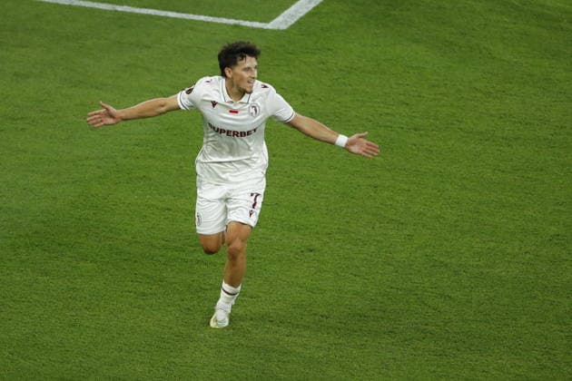 UEFA Europa League - Olympiacos FC vs Jagiellonia BiaÅ‚ystok - Kajetan Szmyt of Jagiellonia BiaÅ‚ystok celebrates after scoring the 0-1 during the UEFA Europa League Phase matchday 1 soccer match between Olympiacos FC and Jagiellonia BiaÅ‚ystok at the Georgios Karaiskakis Stadium in Piraeus, Greece, 16 September 2026. IMAGO ONE INCH PRODUCTIONS PIRAEUS GREECE Copyright: xONExINCHxPRODUCTIONSx 7088942