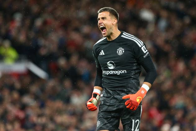MANCHESTER, ENGLAND, SEPTEMBER 16: Karl Darlow of Manchester United, ManU celebrates Shea Laceys opening goal during a Carabao Cup Third Round match between Manchester United and Brighton & Hove Albion at the Old Trafford on September 16, 2026 in York, England. (Photo by Zach Forster Sports Press Photo) Copyright: xZachxForster SportsxPressxPhotox Sportspressphoto_SPR233073