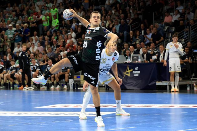 September 16, 2026, GER Germany, Handball, EHF Champions League, September 16, 2026, 2026–2027 season, Berlin, Füchse Berlin vs. Veszprém HC, free throw by Tim Freihoefer (Füchse Berlin 20) and Yanis Lenne (Veszprém 32), nordphoto GmbH, Engler Berlin, Max-Schmeling-Halle, Berlin, Germany Copyright: xNordphotox xEnglerx