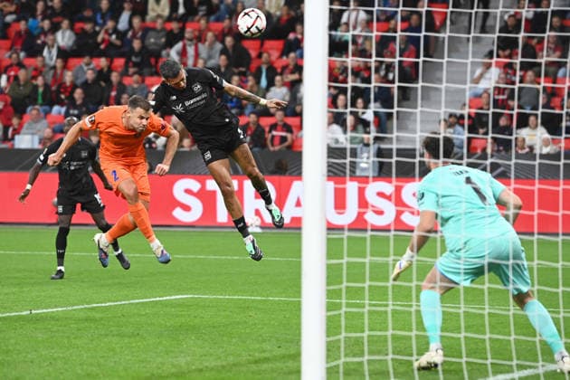 Facundo MEDINA LEV vs. Pijus SIRVYS NK Celje Header, header duel, Bayer Leverkusen vs. NK Celje Soccer UEFA Europa League Matchday 1, on September 16, 2026, in Leverkusen, Germany. UEFA regulations prohibit any use of photographs as image sequences and or quasi-video.