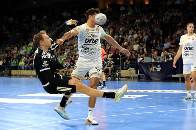 September 16, 2026, GER Germany, Handball, EHF Champions League, September 16, 2026, 2026–2027 season, Berlin, Fuechse Berlin vs. Veszprém HC, Mathias Gidsel (Fuechse Berlin 19), Thiagus Petrus (Veszprém 2), nordphoto GmbH, Engler Berlin, Max Schmeling Hall, Berlin, Germany Copyright: xNordphotox xEnglerx
