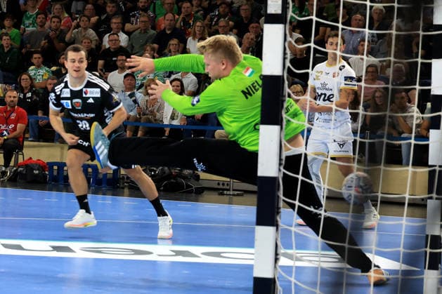 September 16, 2026, GER Germany, Handball, EHF Champions League, September 16, 2026, 2026–2027 season, Berlin, Füchse Berlin vs. Veszprém HC, Tim Freihoefer (Füchse Berlin 20), Emil Nielsen (Veszprém 12), nordphoto GmbH, Engler Berlin, Max Schmeling Halle, Berlin, Germany Copyright: xNordphotox xEnglerx