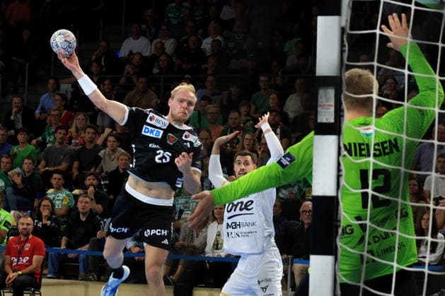 September 16, 2026, GER Germany, Handball, EHF Champions League, September 16, 2026, 2026–2027 season, Berlin, Füchse Berlin vs. Veszprém HC, Matthes Langhoff (Füchse Berlin 25), Emil Nielsen (Veszprém 12), nordphoto GmbH, Engler Berlin, Max-Schmeling-Halle, Berlin, Germany Copyright: xNordphotox xEnglerx