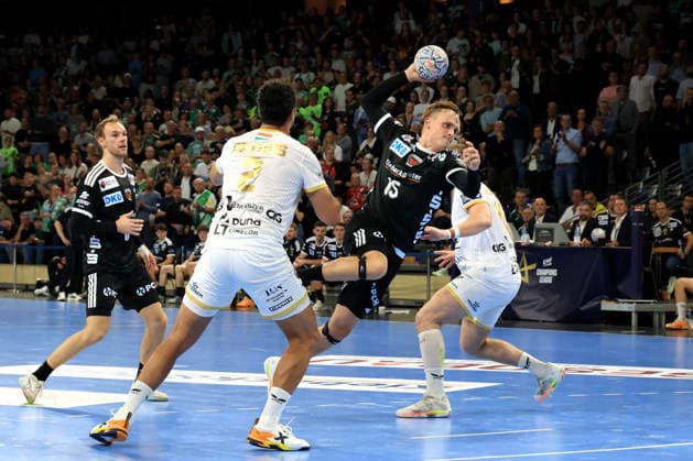 September 16, 2026, GER Germany, Handball, EHF Champions League, September 16, 2026, 2026–2027 season, Berlin, Füchse Berlin vs. Veszprém HC Tobias Grondahl (Füchse Berlin) 15, Thiagus Petrus (Veszprém) 2, Dragan Pechmalbec (Veszprém) 46 nordphoto GmbH Engler Berlin Max Schmeling Hall, Berlin, Germany Copyright: xNordphotox xEnglerx