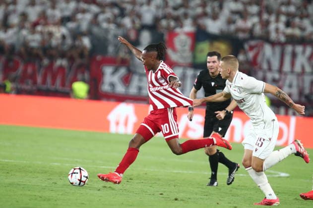 UEFA Europa League - Olympiacos FC vs Jagiellonia BiaÅ‚ystok - Gelson Martins of Olympiacos FC in action against Norbert Wojtuszek of Jagiellonia BiaÅ‚ystok during the UEFA Europa League Phase matchday 1 soccer match between Olympiacos FC and Jagiellonia BiaÅ‚ystok at the Georgios Karaiskakis Stadium in Piraeus, Greece, 16 September 2026. IMAGO ONE INCH PRODUCTIONS PIRAEUS GREECE Copyright: xONExINCHxPRODUCTIONSx 7089068