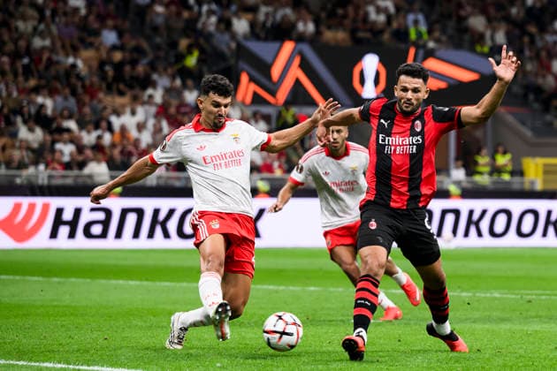 AC MIlan v SL Benfica - UEFA Europa League Goncalo Ramos of AC Milan competes for the ball with Tomas Araujo of SL Benfica during the UEFA Europa League 2026 27 league phase football match between AC Milan and SL Benfica. Milan Italy Copyright: xNicolòxCampox