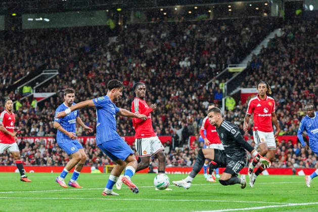 Manchester United, ManU v Brighton & Hove Albion, Carabao Cup Brighton & Hove Albion forward Charalampos Kostoulas (19) shoots at goal during the Manchester United v Brighton & Hove Albion Carabao Cup 3rd Round match at Old Trafford, Manchester, England on 16 September 2026 Credit: Phil Duncan Every Second Media Editorial use only. All images are copyright Every Second Media Limited. No images may be reproduced without prior permission. All rights reserved. Premier League and Football League images are subject to licensing agreements with Football DataCo Limited. see https: www.football-dataco.com Copyright: xIMAGO EveryxSecondxMediax ESM-2167-0029 PhilxDuncanx xEveryxSecondxMediax