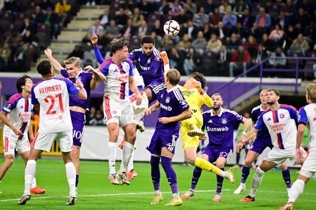 RSC Anderlecht v Olympique Lyon - UEFA Europa League ANDERLECHT, BELGIUM - SEPTEMBER 16 : Omobamidele Andrew defender of RSC Anderlecht during the UEFA Europa League 2026 27 League Phase MD1 match between RSC Anderlecht and Olympique Lyon on September 16, 2026 in Anderlecht, Belgium, 16 09 2026 Anderlecht Belgium  Copyright: xJanxDexMeuleneirx