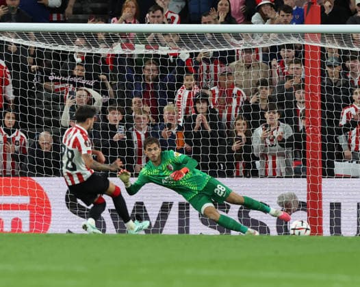 Sunderland, England, 16th September 2026. Enzo Le Fee of Sunderland scores the first goal during the Sunderland vs AZ Alkmaar UEFA Europa League match at the Stadium Of Light, Sunderland. Picture credit should read: Nigel Roddis Sportimage EDITORIAL USE ONLY. No use with unauthorised audio, video, data, fixture lists, club league logos or live services. Online in-match use limited to 120 images, no video emulation. No use in betting, games or single club league player publications. SPI_021_NR_SUND_AZAL SPI-5002-0021