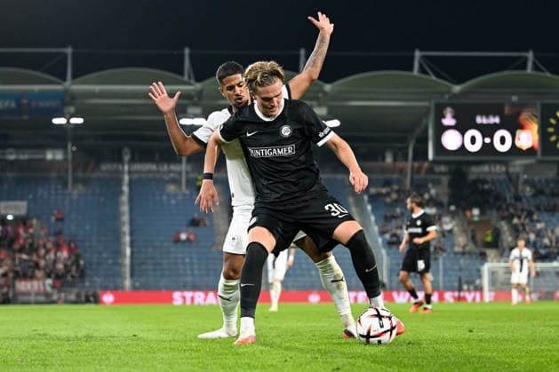 SOCCER - UEFA EL, Sturm vs Rennais GRAZ,AUSTRIA,16.SEP.26 - SOCCER - UEFA Europa League, Sturm Graz vs Stade Rennais FC. Image shows Ludovic Blas (Rennes) and Paul-Friedrich Koller (Sturm).  GEPAxpictures xAvnixRetkoceri