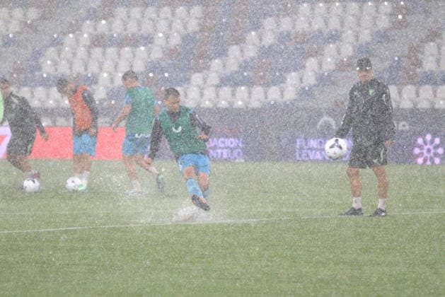 ESP LaLiga EA Sports UD Levante vs. Athletic Club Bilbao Match suspended due to weather conditions caused by heavy rain, LaLiga EA Sports, between UD Levante and Athletic Club, played at Ciudad de Valencia Stadium in Valencia on September 16, 2026, in Valencia, Spain. Soccer Copyright: xAgenciaxLOFx