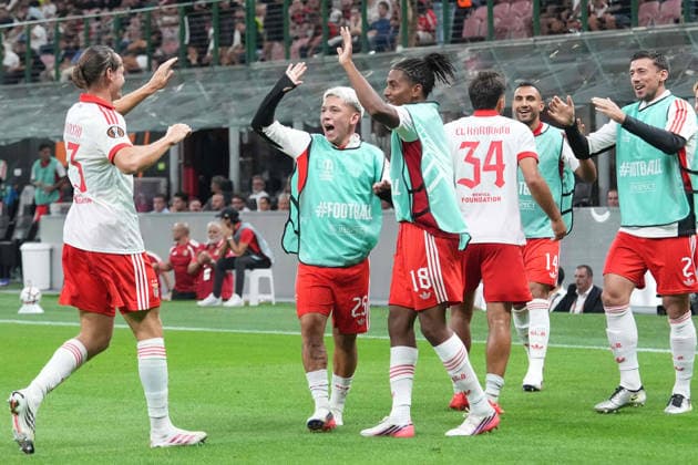 Benfica s Jakub Kaminski celebrates after scoring 0-2 during the Europa League soccer match between Ac Milan and Benfica at San Siro Stadium in Milan , Italy - September 16 , 2026. - Soccer  Copyright: xSpada LaPressex