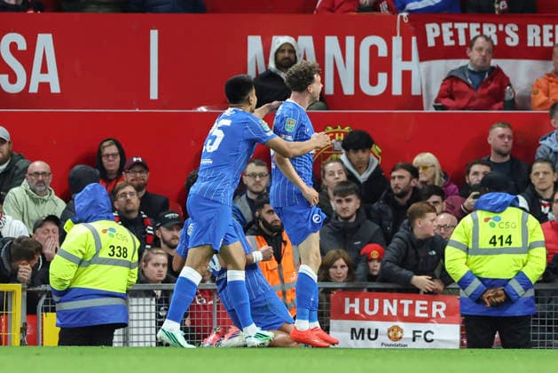 Manchester United, ManU v Brighton & Hove Albion, Carabao Cup Brighton & Hove Albion defender Maxim De Cuyper (29) scores a GOAL 2-3 and celebrates during the Manchester United v Brighton & Hove Albion Carabao Cup 3rd Round match at Old Trafford, Manchester, England on 16 September 2026 Credit: Phil Duncan Every Second Media Editorial use only. All images are copyright Every Second Media Limited. No images may be reproduced without prior permission. All rights reserved. Premier League and Football League images are subject to licensing agreements with Football DataCo Limited. see https: www.football-dataco.com Copyright: xIMAGO EveryxSecondxMediax ESM-2167-0050 PhilxDuncanx xEveryxSecondxMediax