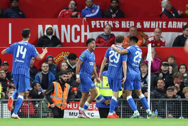 Manchester United, ManU v Brighton & Hove Albion, Carabao Cup Brighton & Hove Albion defender Maxim De Cuyper (29) scores a GOAL 2-3 and celebrates during the Manchester United v Brighton & Hove Albion Carabao Cup 3rd Round match at Old Trafford, Manchester, England on 16 September 2026 Credit: Phil Duncan Every Second Media Editorial use only. All images are copyright Every Second Media Limited. No images may be reproduced without prior permission. All rights reserved. Premier League and Football League images are subject to licensing agreements with Football DataCo Limited. see https: www.football-dataco.com Copyright: xIMAGO EveryxSecondxMediax ESM-2167-0052 PhilxDuncanx xEveryxSecondxMediax