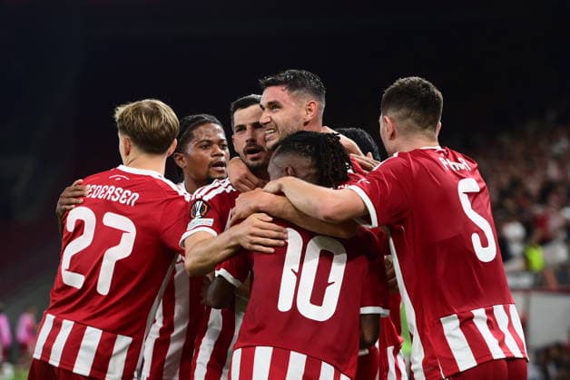 UEFA Europa League - Olympiacos FC vs Jagiellonia BiaÅ‚ystok - Roman Yaremchuk of Olympiacos FC celebrates after scoring the 2-1 during the UEFA Europa League Phase matchday 1 soccer match between Olympiacos FC and Jagiellonia BiaÅ‚ystok at the Georgios Karaiskakis Stadium in Piraeus, Greece, 16 September 2026. IMAGO ONE INCH PRODUCTIONS PIRAEUS GREECE Copyright: xONExINCHxPRODUCTIONSx 7089166