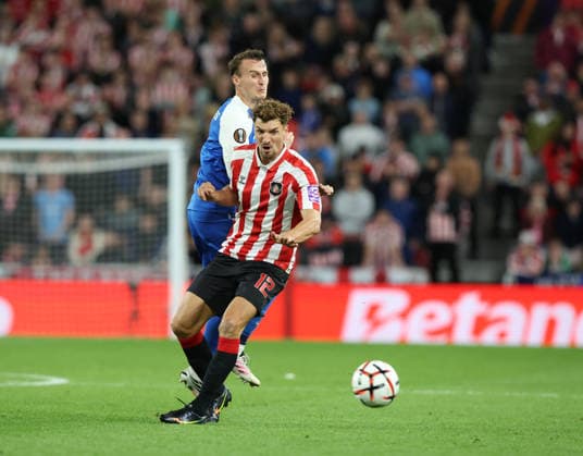 Sunderland, England, 16th September 2026. Thomas Meunier (R) of Sunderland in action with Peer Koopeiners of AZ Alkmaar during the Sunderland vs AZ Alkmaar UEFA Europa League match at the Stadium Of Light, Sunderland. Picture credit should read: Nigel Roddis Sportimage EDITORIAL USE ONLY. No use with unauthorised audio, video, data, fixture lists, club league logos or live services. Online in-match use limited to 120 images, no video emulation. No use in betting, games or single club league player publications. SPI_027_NR_SUND_AZAL SPI-5002-0027