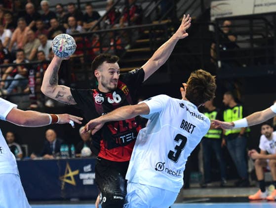 EHF Champions League. Jaka Malus from HC Vardar andThibaut Briet from HBC Nantes during EHF Champions League group phase match between HC Vardar and HBC Nantes in Skopje, North Macedonia, September 16 2026. IMAGO PETR STOJANOVSKI