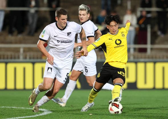 Wednesday, September 16, 2026, 2026–27 season, Regionalliga West, Matchday 4 at Rote Erde Stadium in Dortmund, BVB Borussia Dortmund II vs. SV Westfalia Rhynern, Philipp Ratz (WR) vs. Takata Yamamoto (BVB II), from left to right