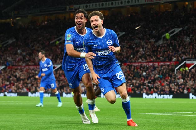 MANCHESTER, ENGLAND - SEPTEMBER 16: Maxim De Cuyper of Brighton & Hove Albion scores to make it 2-3 and celebrates during the Carabao Cup Third Round match between Manchester United, ManU and Brighton & Hove Albion at Old Trafford on September 16, 2026 in Manchester, England.  Copyright: xMBxMediax