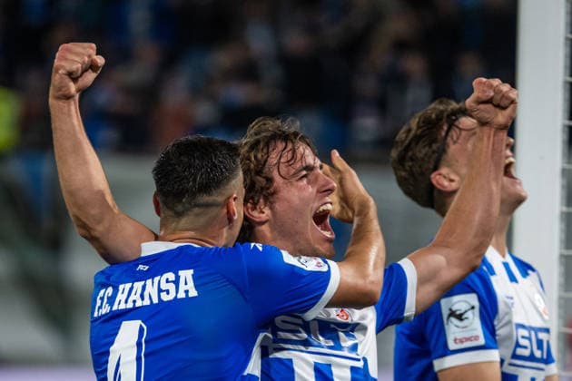 Rostock, Germany, September 16, 2026; 3. Liga 2026–2027, Matchday 6: FC Hansa Rostock vs. VfB Stuttgart II. Pictured, second from the left: Benno Dietze of Hansa Rostock celebrates his goal—making the score 3–2—with his teammates, DFB and DFL regulations prohibit any use of photographs as image sequences and or quasi-video Copyright: xFotostandx xVoelkerx