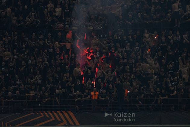 Ac Milan Fans seen during UEFA Europa League MD1 game between teams of AC Milan and SL Benfica (Martin Cocciolo Ball Raw Images) Milan San Siro Italy Copyright: xMartinxCocciolox MartinCoccioloBenficaMilan-5032