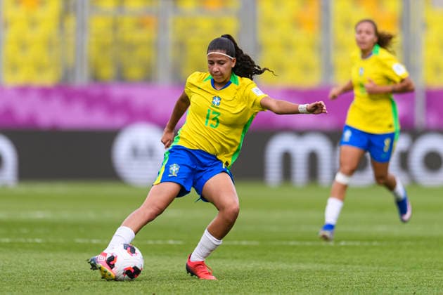 Brazil v United States - FIFA U-20 Women s World Cup Katowice, Poland - September 16: Dulce of Brazil kicks the ball during the FIFA U-20 Women s World Cup Round of 16 match between Brazil and United States at Arena Katowice on September 16, 2026 in Katowice, Poland Copyright: xLatinxSportxImagesx