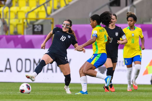 Brazil v United States - FIFA U-20 Women s World Cup Katowice, Poland - September 16: Linda Ullmark of United States (L) in action during the FIFA U-20 Women s World Cup Round of 16 match between Brazil and United States at Arena Katowice on September 16, 2026 in Katowice, Poland Copyright: xLatinxSportxImagesx