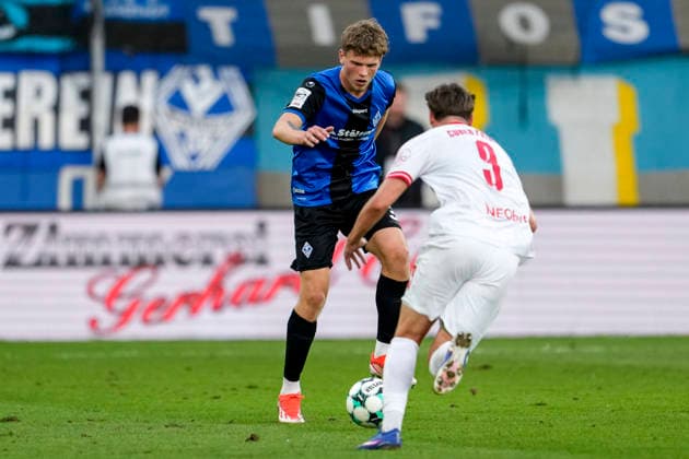 v li Moritz Polte SV Waldhof, 3, Jaka Cuber Potocnik Essen, 9, tackle, game scene, duel, tackle, tackling, dynamism, action, 16 09 2026, Mannheim, Germany, soccer, 3rd Division, SV Waldhof Mannheim vs. Rot-Weiss Essen, DFB and DFL regulations prohibit any use of photographs as image sequences and or quasi-video xozx
