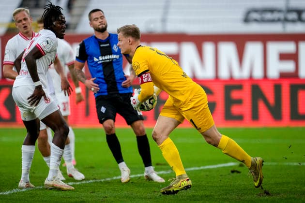 Jakob Karl Gerhard Golz, Goalkeeper, Essen, 1, on the ball, action, game scene, September 16, 2026, Mannheim, Germany, soccer, 3rd Division, SV Waldhof Mannheim vs. Rot-Weiss Essen, DFB and DFL regulations prohibit any use of photographs as image sequences and or quasi-video xozx