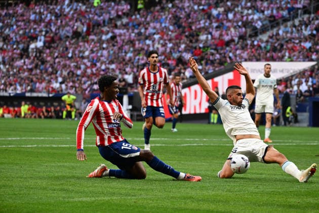 September 16, 2026, Madrid, Madrid, Spain: Atletico Madrid s Canadian forward Jonathan David during the LaLiga EA Sports football match between Atletico de Madrid and CA Osasuna at Riyadh Air Metropolitano in Madrid, Spain, on September 16, 2026. Spanish League Football Match Between Club Atletico De Madrid And CA Osasuna At Riyadh Air Metropolitano In Madrid, On September 16, 2026.  - ZUMAd308 20260916_zsp_d308_011 Copyright: xJuanxCarlosxLucasx