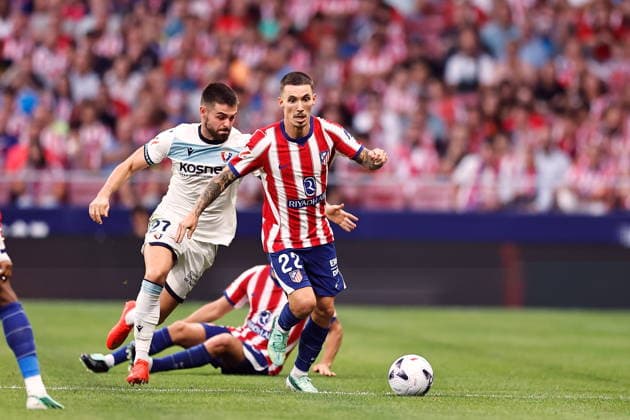 (L-R) Inigo Arguibide (Osasuna), Alejandro Grimaldo (Atletico), SEPTEMBER 16, 2026 - Football Soccer : Spanish LaLiga EA Sports match between Club Atletico de Madrid - CA Osasuna at the Estadio Riyahd Air Metropolitano in Madrid, Spain. Noxthirdxpartyxsales  aflo_348581278 MutsuxKawamorix