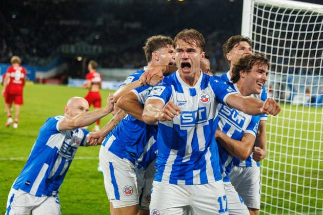 Goal celebration 3-2, from left: Maximilian Krauß (Rostock), Florian Carstens (Rostock), goal scorer Benno Dietze (Rostock, GER), FC Hansa Rostock vs. VfB Stuttgart II, soccer, men s, 3rd Division, Matchday 6, 2026–2027 season, September 16, 2026, Rostock Ostseestadion, Mecklenburg-Western Pomerania, Germany