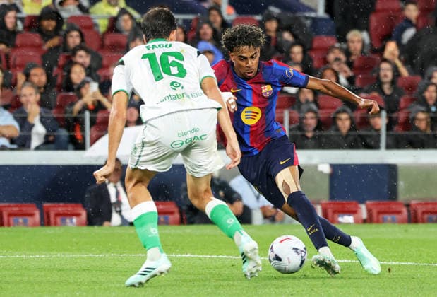 FC Barcelona, Barca v Real Racing Club de Santander - LaLiga EA Sports 2026 27 Lamine Yamal and Facundo Gonzalez play during the match between FC Barcelona and Real Racing Club de Santander, corresponding to week 6 of LaLiga EA Sports 2026-27, played at the Spotify Camp Nou in Barcelona, on September 16, 2026. Barcelona Barcelona Spain  Copyright: xUrbanandsportx originalFilename:valls-fcbarcel260916_npJPJ.jpg