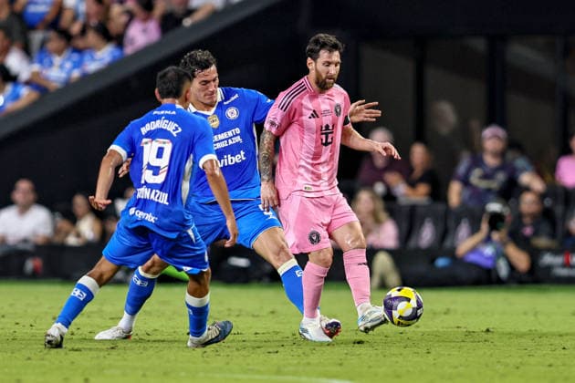 MIAMI, FL - SEPTEMBER 16: Inter Miami CF Forward Lionel Messi (10) controls a ball during the 2026 Michelob ULTRA Campeones Cup soccer match between Inter Miami CF and Cruz Azul on September 16, 2026 at NU Stadium, Miami, Fla.(Photo by Chris Arjoon Icon Sportswire) SOCCER: SEP 16 Campeones Cup Final Inter Miami CF vs Cruz Azul EDITORIAL USE ONLY Icon2609160000026