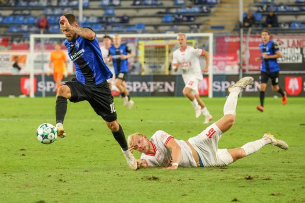 Julian Ulbricht, SV Waldhof Mannheim, 10; Ben Hüning, Rot-Weiss Essen, 15; Soccer 3rd Division, Matchday 6, SV Waldhof Mannheim vs. Rot-Weiss Essen on September 16, 2026, at Carl Benz Stadium in Mannheim, Germany; Carl Benz Stadium, Mannheim, Germany Copyright: xFranzxReindelx