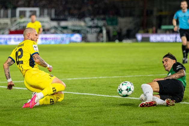 L R Philip Fahrner, 1. FC Saarbrücken, 42, Charalambos Makridis, SC Preussen Münster, 14 GER, SC Preussen Münster vs. 1 FC Saarbrücken, Soccer, 3rd Division, Matchday 6, 2026–2027 Season, September 16, 2026 DFL regulations prohibit any use of photographs as image sequences and or quasi-video GER, SC Preussen Münster vs. 1 FC Saarbrücken, Soccer, 3rd League, Matchday 6, 2026–2027 season, September 16, 2026, Münster Copyright: xEibner-Pressefoto JanxRollingerx EP_JSK