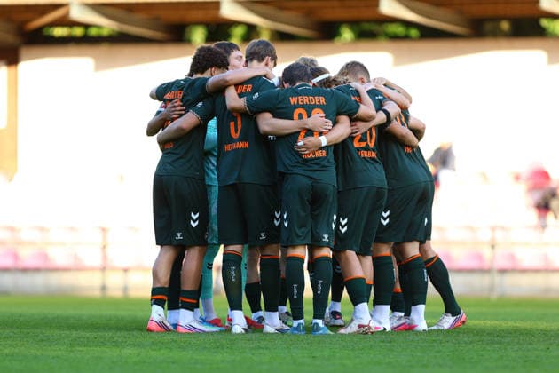 SV Werder Bremen U23 squad before kickoff: Soccer I Men’s I Regionalliga Nord I 2026–2027 Season I Matchday 9 I Eimsbütteler TV vs. SV Werder Bremen U23 I September 16, 2026 I Sportpark Hinschenfelde