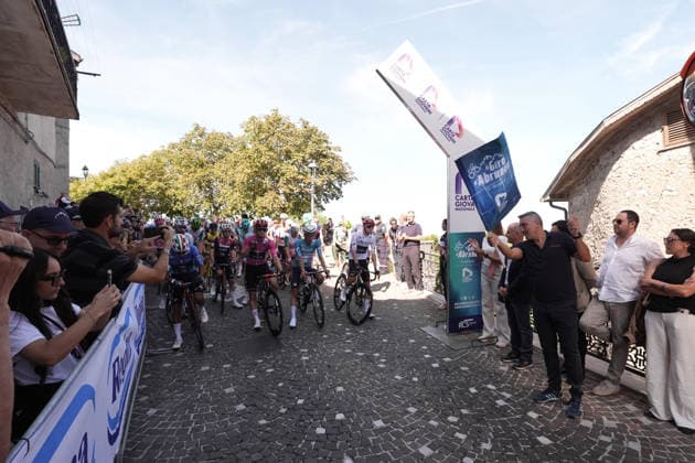 Start the race Alessandro Fancellu, Lennart Jasch, Emanuele Ansaloni and Mathys Rondel during the Giro d™Abruzzo, stage 3 from Oricola - Piana del Cavaliere to San Benedetto dei Marsi (159 km) - Abruzzo, Italy - Thursday, September 17, 2026. - cycling.  Copyright: xMassimoxPaolone LaPressex