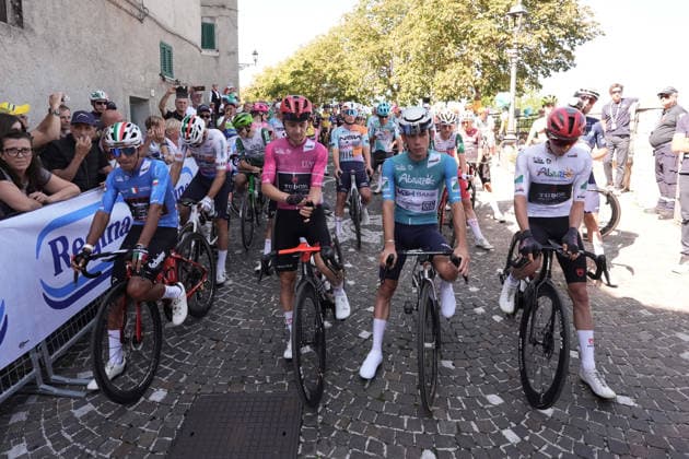 Start the race Alessandro Fancellu, Lennart Jasch, Emanuele Ansaloni and Mathys Rondel during the Giro d™Abruzzo, stage 3 from Oricola - Piana del Cavaliere to San Benedetto dei Marsi (159 km) - Abruzzo, Italy - Thursday, September 17, 2026. - cycling.  Copyright: xMassimoxPaolone LaPressex