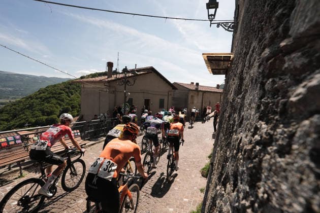 Start the race during the Giro d™Abruzzo, stage 3 from Oricola - Piana del Cavaliere to San Benedetto dei Marsi (159 km) - Abruzzo, Italy - Thursday, September 17, 2026. - cycling.  Copyright: xMassimoxPaolone LaPressex