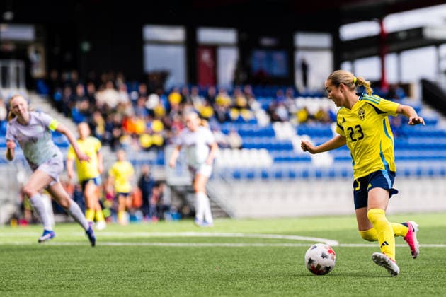260917 Lexi Berg of Sweden during the Under-15 friendly match between Norway and Sweden on September 17, 2026, in Lorenskog. Photo by Marius Simensen, BILDBYRAN COP 238 bbeng women s soccer football Norway Sweden friendly match  Copyright: MARIUSxSIMENSEN BB260917BB181