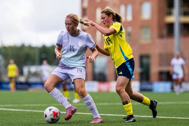 September 17, 2026: Signe Brandsrud of Norway and Stina Änges of Sweden during the under-15 friendly match between Norway and Sweden on September 17, 2026 in Lorenskog. Photo by Marius Simensen. BILDBYRAN COP 238 bbeng women’s soccer football Norway Sweden friendly match  Copyright: MARIUSxSIMENSEN BB260917BB242