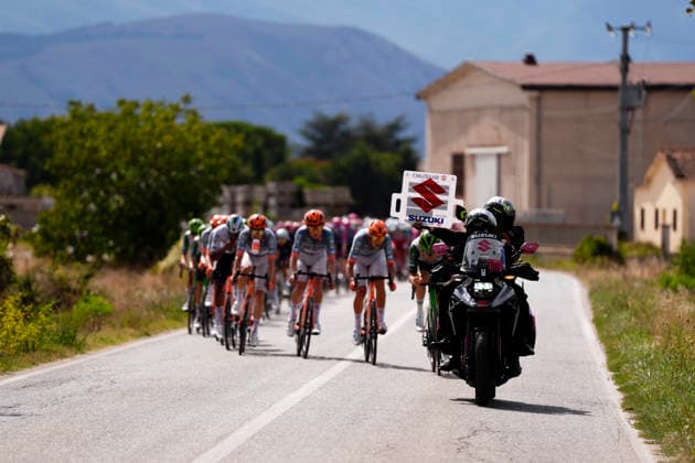 The pack rides during the Giro d™Abruzzo, stage 3 from Oricola - Piana del Cavaliere to San Benedetto dei Marsi (159 km) - Abruzzo, Italy - Thursday, September 17, 2026. - cycling.  Copyright: xFabioxFerrari LaPressex