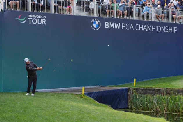 VIRGINIA WATER, ENGLAND - SEPTEMBER 17: Ryan Fox (NZL) chips to the 18th green during Round 1 at the BMW PGA, Golf Herren Championship at Wentworth Golf Club, Virginia Water on September 17, 2026 in Surrey, England The BMW PGA Championship